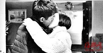 胡歌闫妮吻戏视频,浪漫瞬间引观众热议