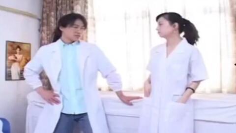 医生和护士亲吻的视频,医护工作者温馨亲吻感人瞬间